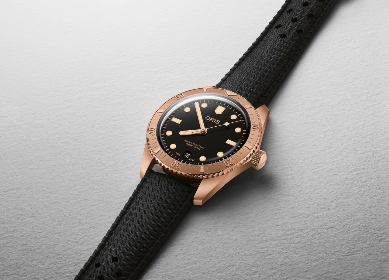 Oris Divers Sixty-Five · Cotton Candy Sepia · 38mm · Bronze · Cadran Noir · Bracelet Bronze — vue 3
