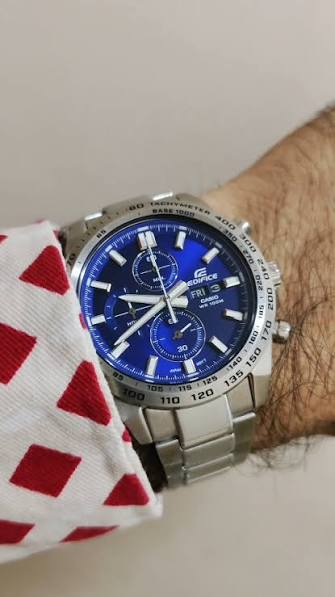 Casio Edifice · Sport Chronographe · 42mm · Cadran Bleu · Bracelet Acier — vue 3
