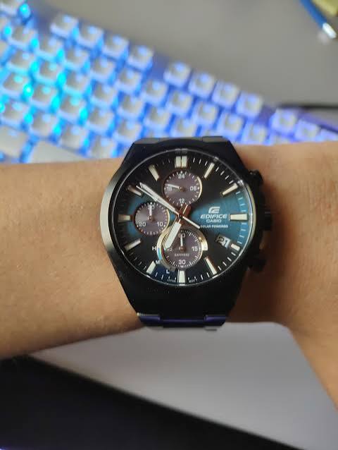 Casio Edifice · Chronographe Solaire · 44mm · Cadran Bleu Marine · Acier Noir · Saphir — vue 2