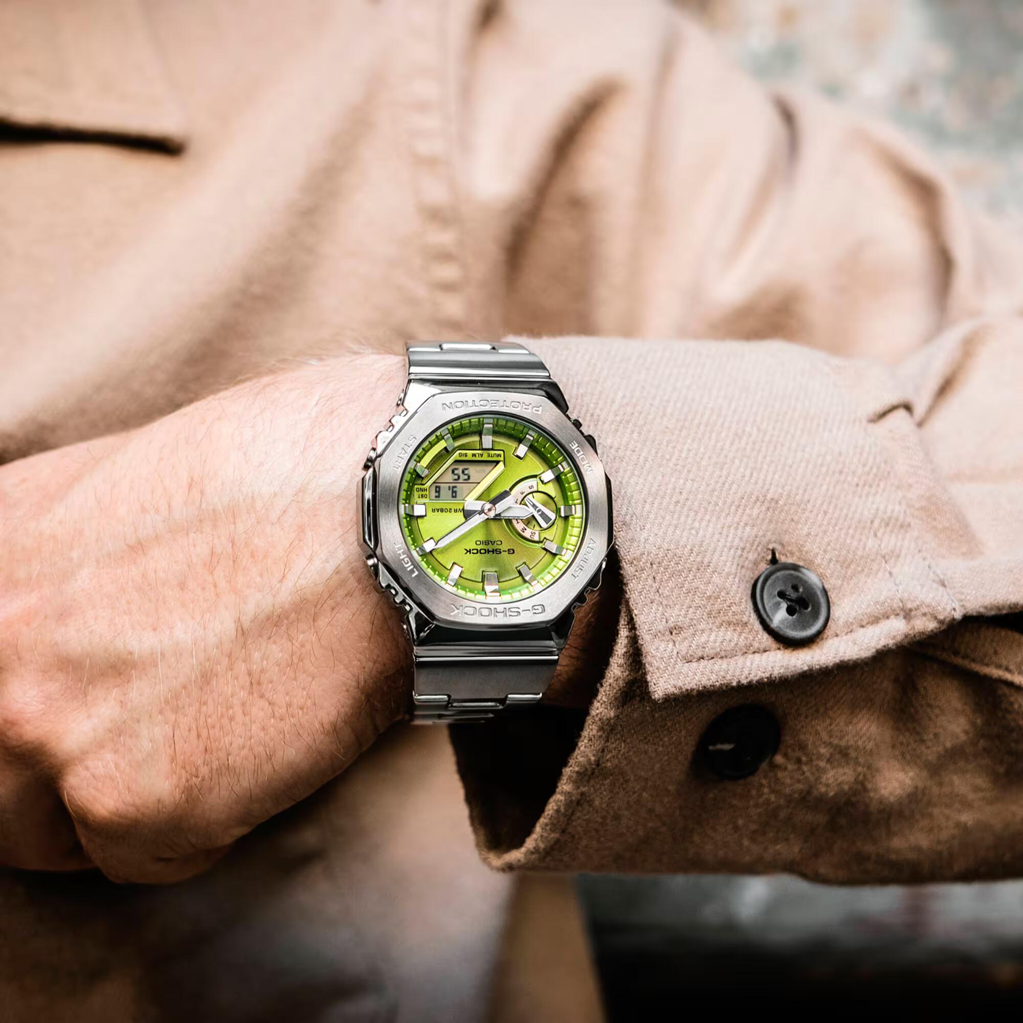 Casio G-Shock GM-2110D · Lunette Acier · Lime Green · Bracelet Résine — vue 2