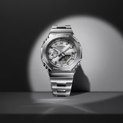 Casio G-Shock GM-2110D · Lunette Acier · Silver Classic · Bracelet Résine — vue 2