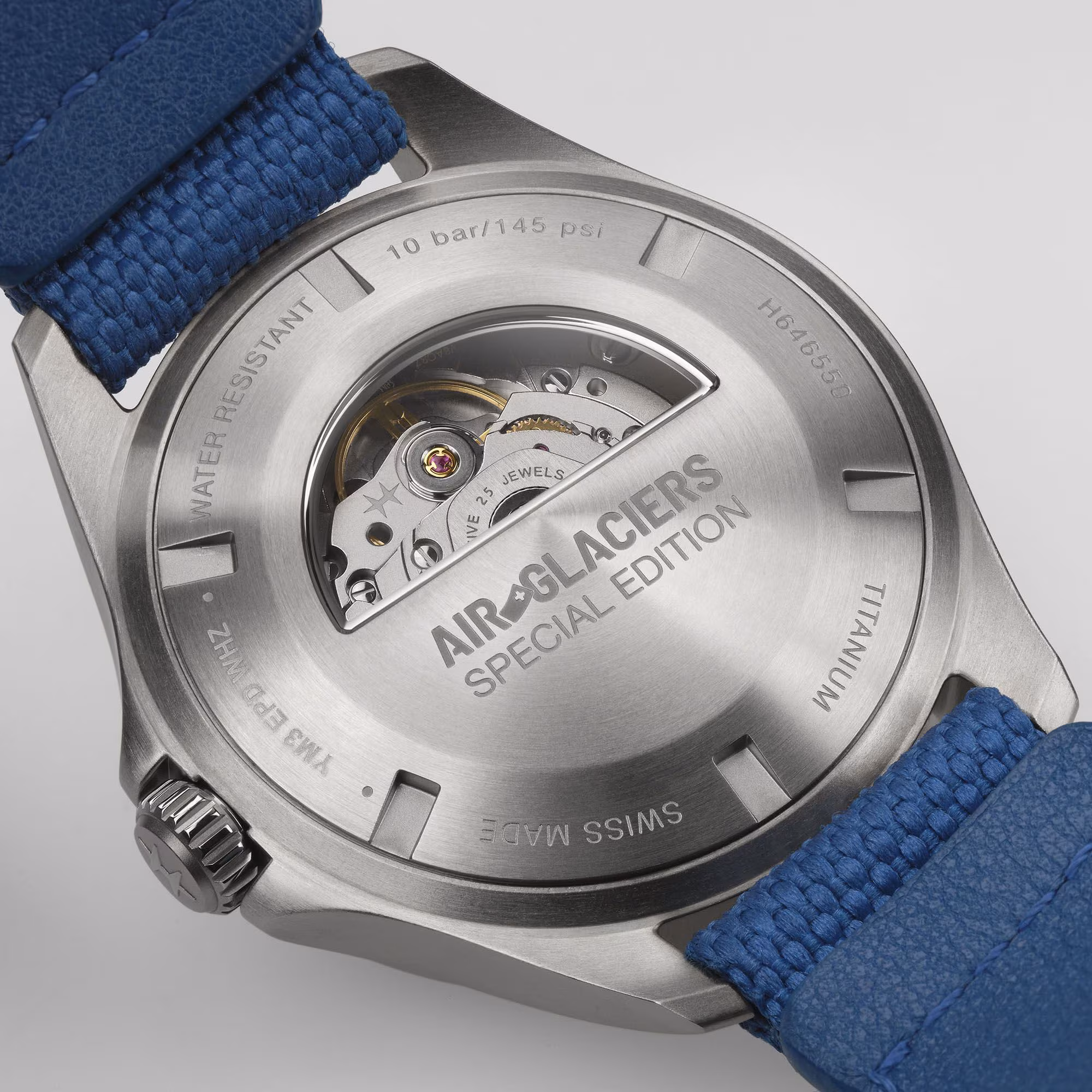 Hamilton Khaki Aviation Pilot Day-Date · Air-Glaciers Édition Spéciale · 42mm Titane · Cadran Bleu — vue 3