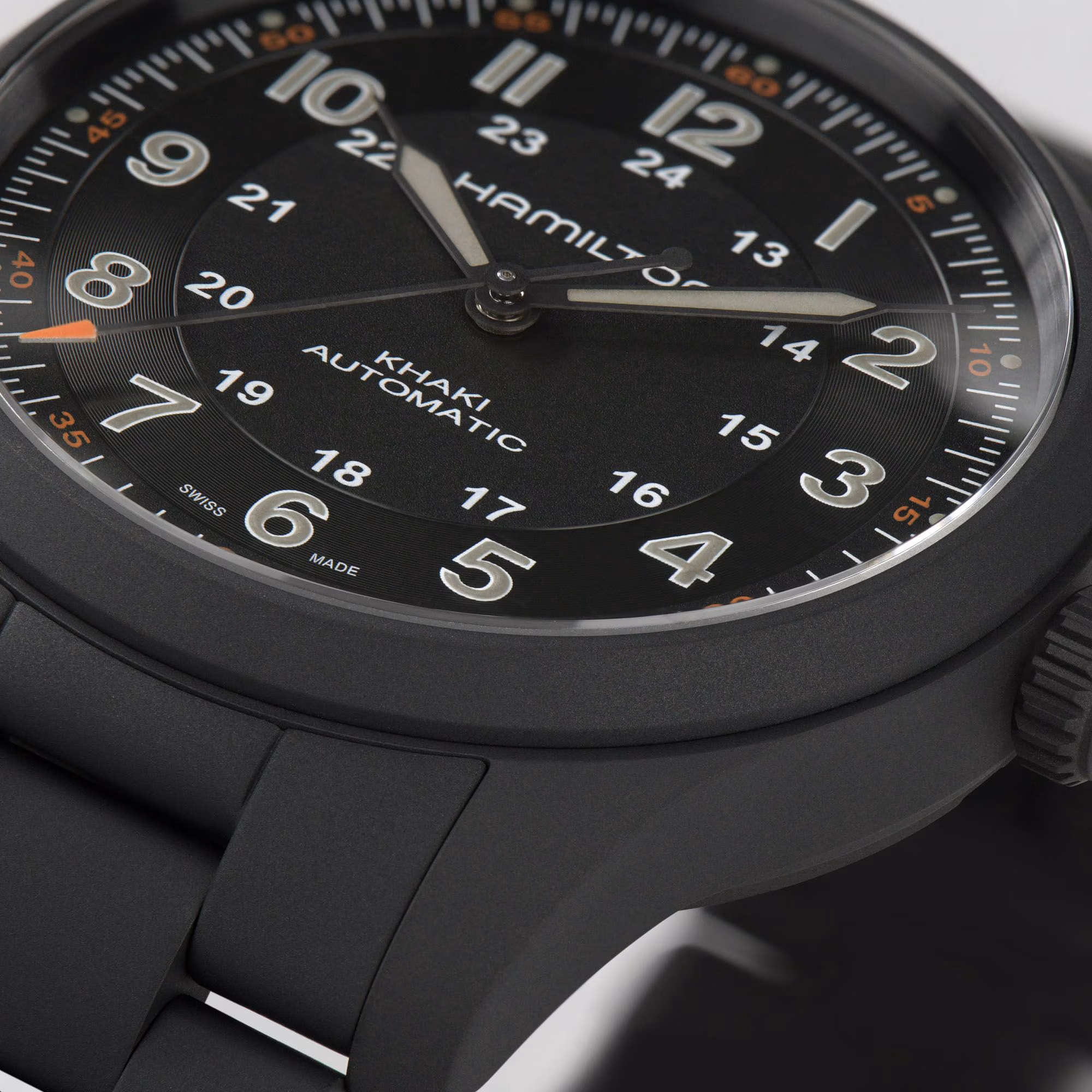 Hamilton Khaki Field Titanium · PVD Noir · 38mm · Cadran Noir · Bracelet Titane — vue 3