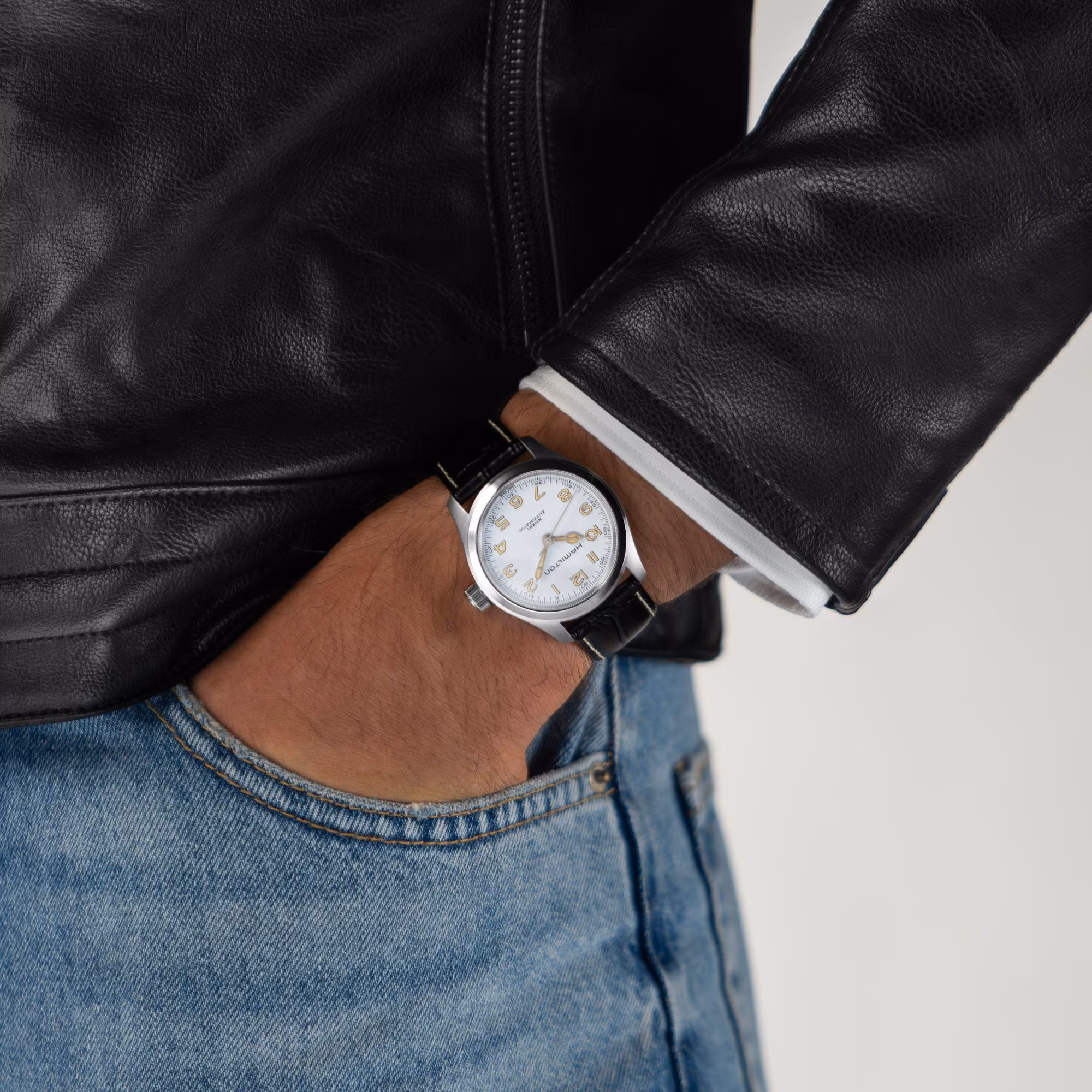 Hamilton Khaki Field Murph · 38mm · Cadran Blanc · Cuir Noir — vue 3