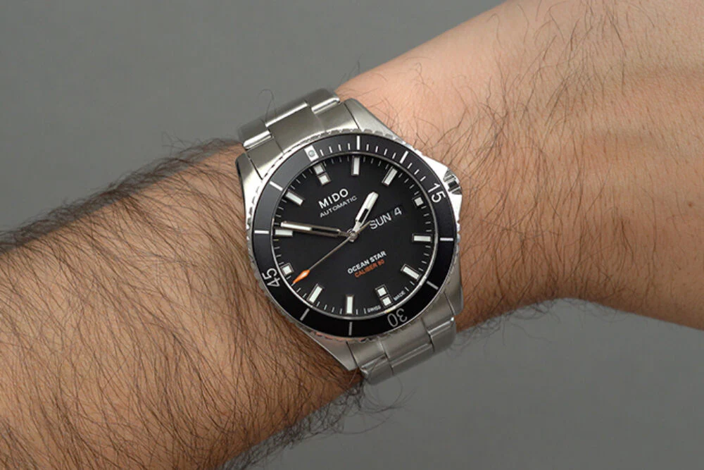 Mido Ocean Star 200 · Cadran Noir · Bracelet Acier · 42.5mm — vue 2