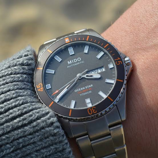 Mido Ocean Star 200 · Titane · Cadran Anthracite · Bracelet Titane — vue 2