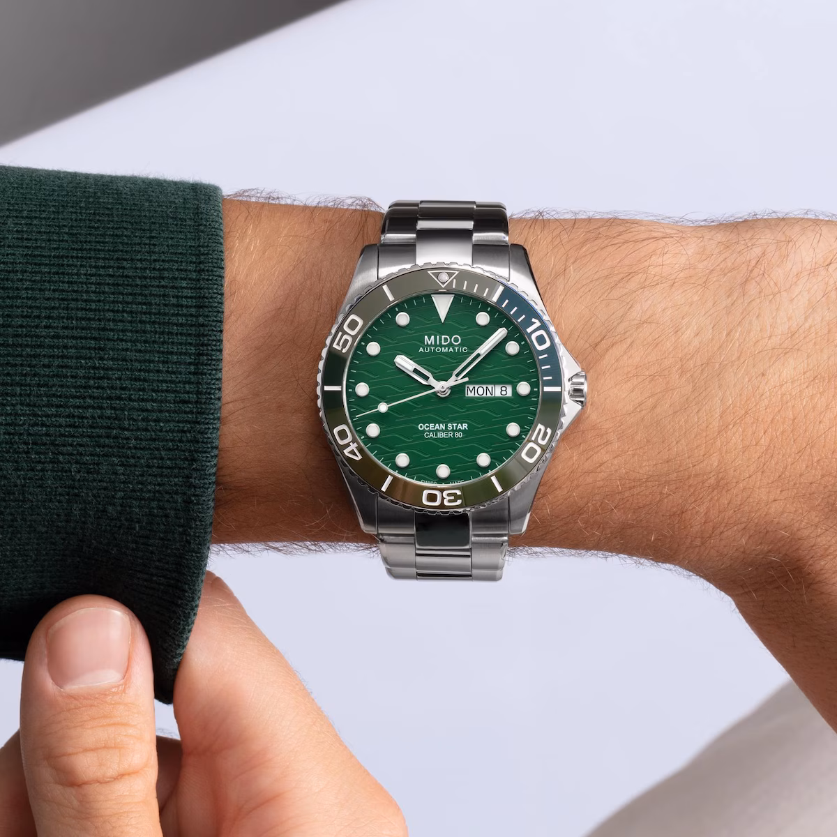 Mido Ocean Star 200C · Cadran Vert · Lunette Céramique Verte · Bracelet Acier · 42.5mm — vue 3
