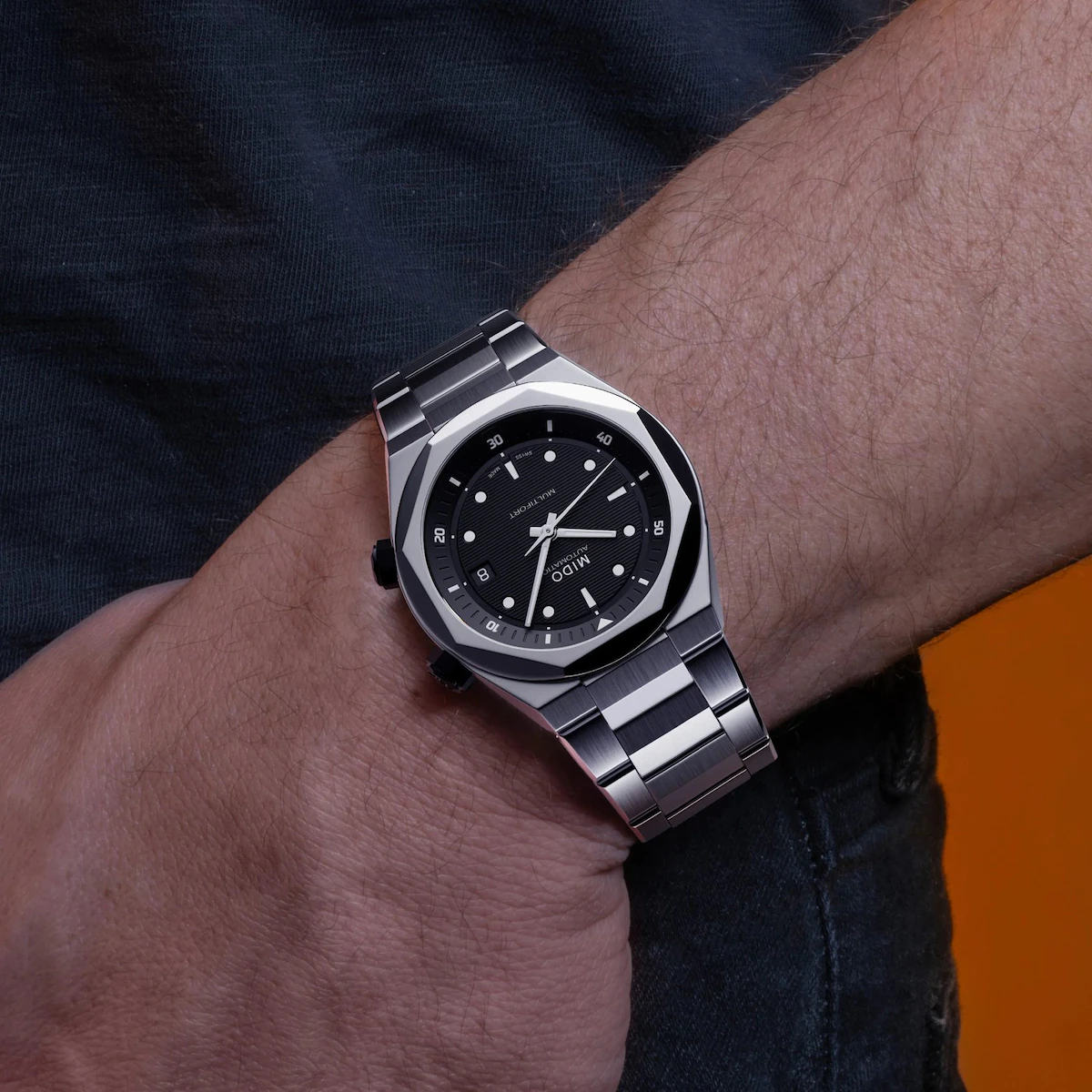 Mido Multifort 8 Two Crowns · Cadran Noir · Bracelet Acier · 38.4mm — vue 4