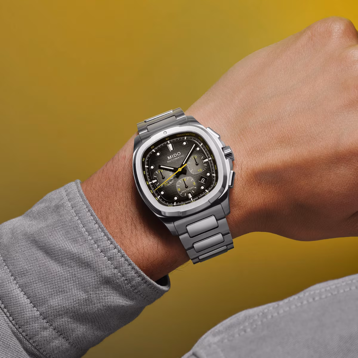 Mido Multifort TV Big Date Chronograph · Cadran Noir · Bracelet Acier · 42x44mm — vue 4