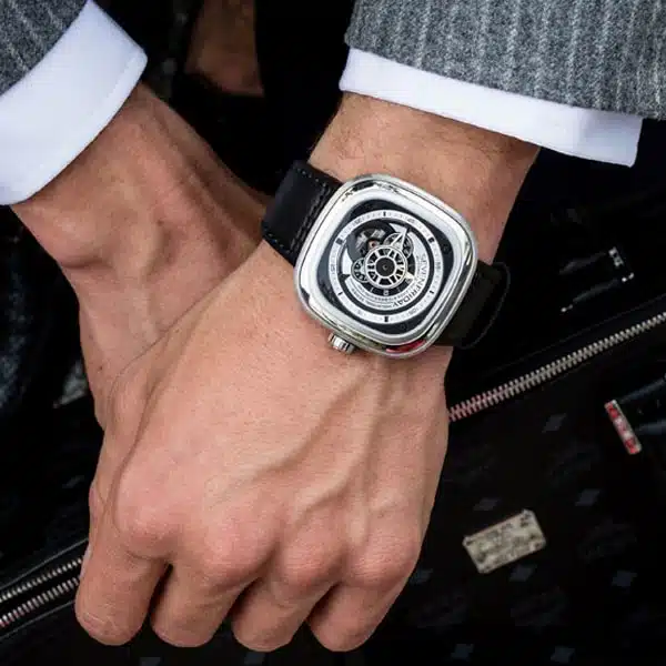 SevenFriday P-Series · P1B/01 · Design Industriel · Automatique · Cuir — vue 3