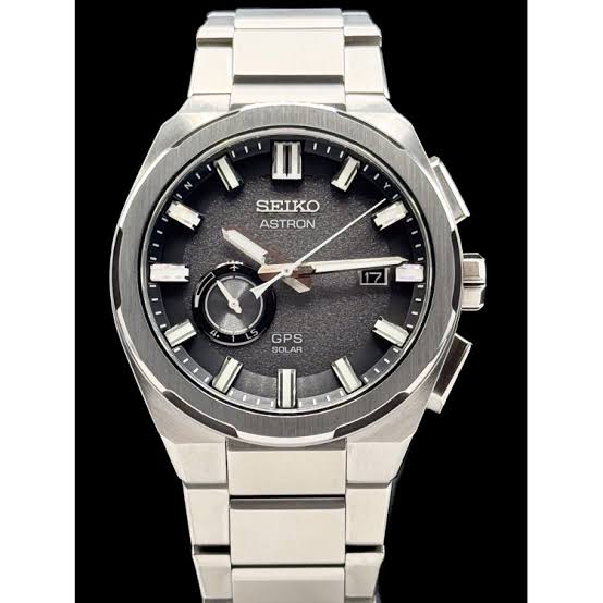 Seiko Astron GPS Solar · 42mm Titane Bicolore · Cadran Gris Lune · Bracelet Titane Biseauté