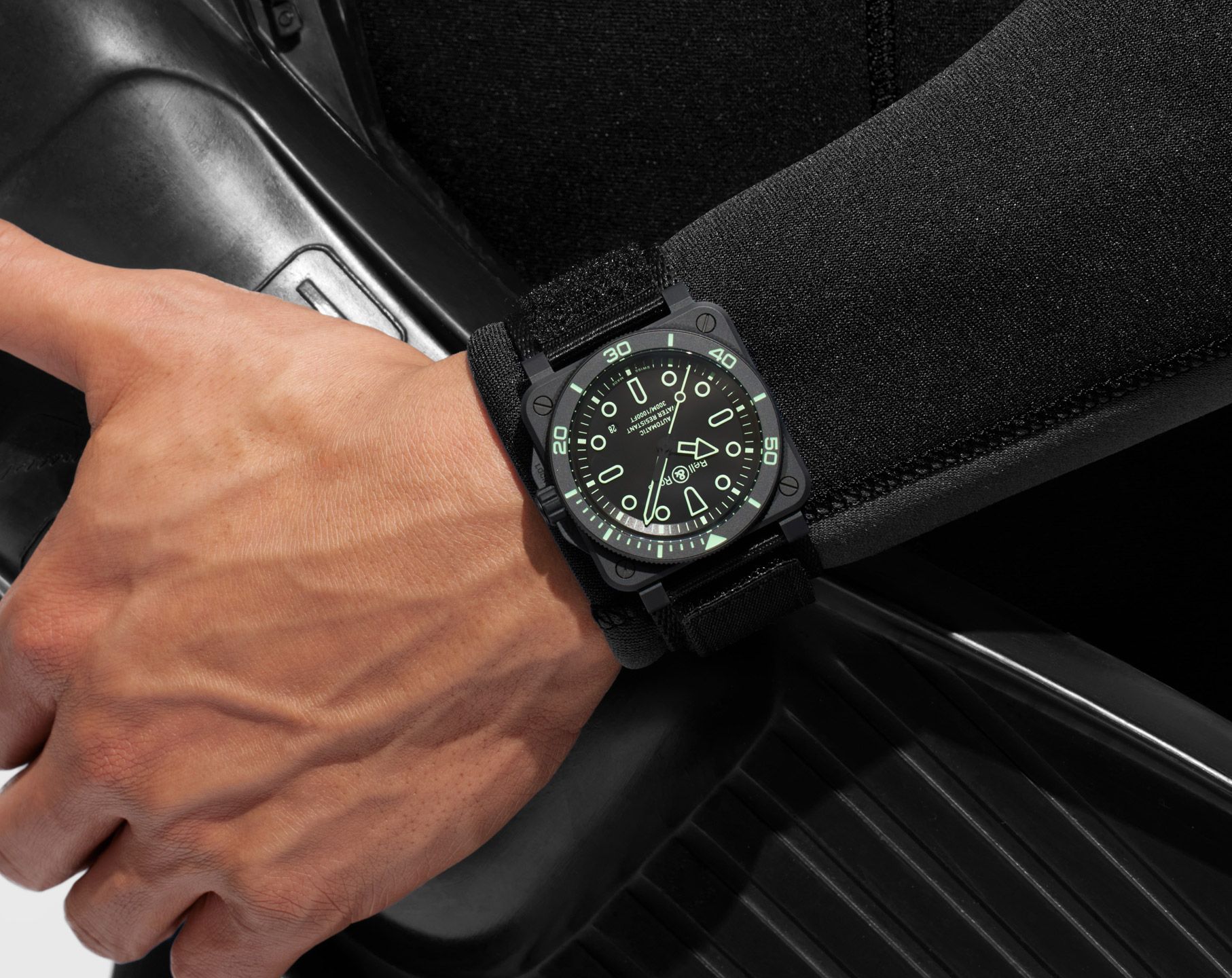 Bell & Ross BR-03 Diver Lum Outline · Céramique Noire · Édition Limitée 500p · 42mm · Caoutchouc — vue 2